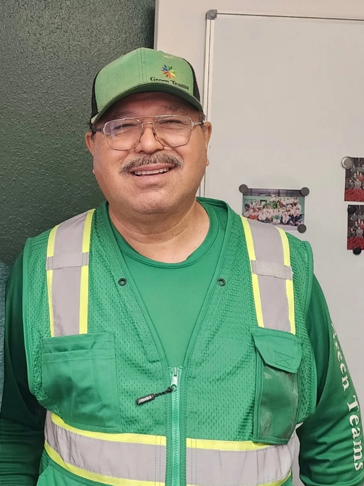 Thank you, Jose Ruiz, for 15 years of dedication and hard work with Green Teams. We are grateful for your commitment and the impact you’ve made on our team over the years! 😁🌿